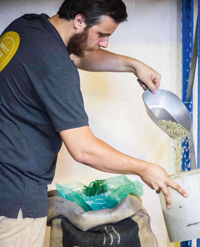 Équité dans chaque gorgée : le voyage du café en commerce direct