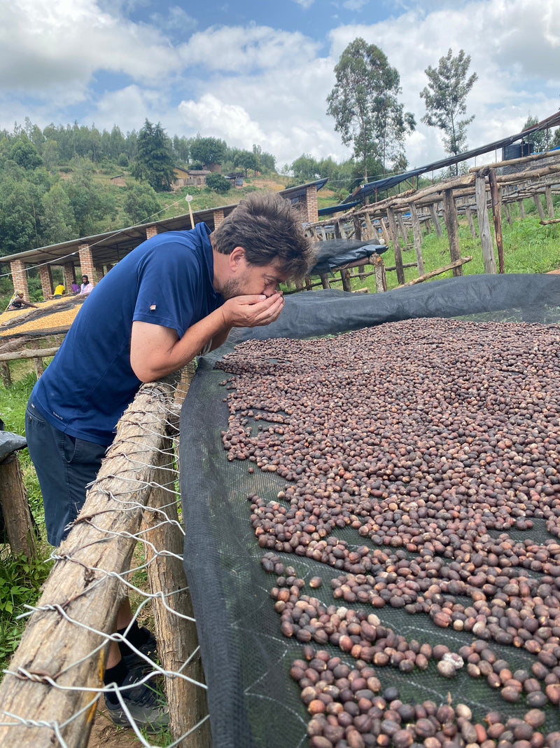 ALLES OVER RWANDA - Abdul Rudahunga voor filter
